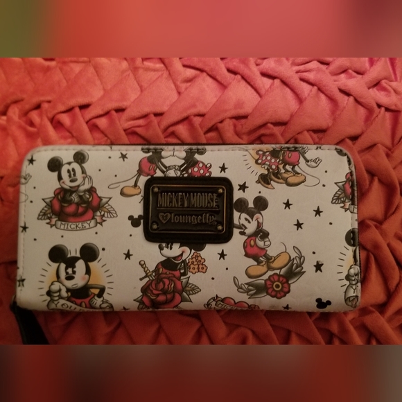 Loungefly Mickey and Minnie Tattoo AOP wallet - Picture 3 of 12